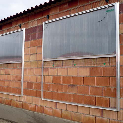 VENTANA POLICARBONATO ENMARCADA 2100x1000 mm. :: Ganadería Y Mascotas